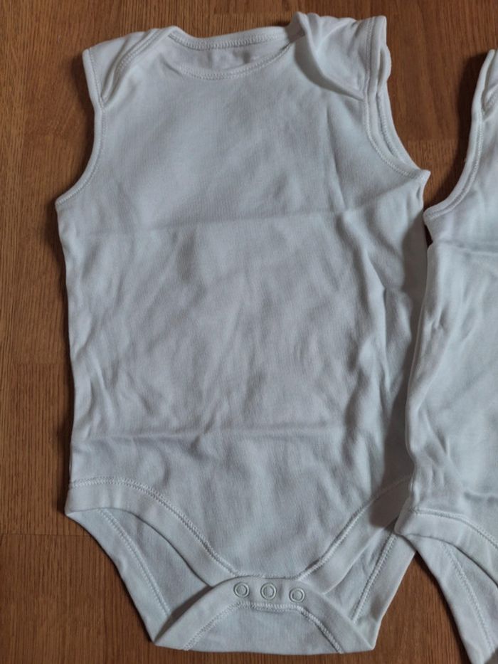 Lot de bodies sans manches - photo numéro 2