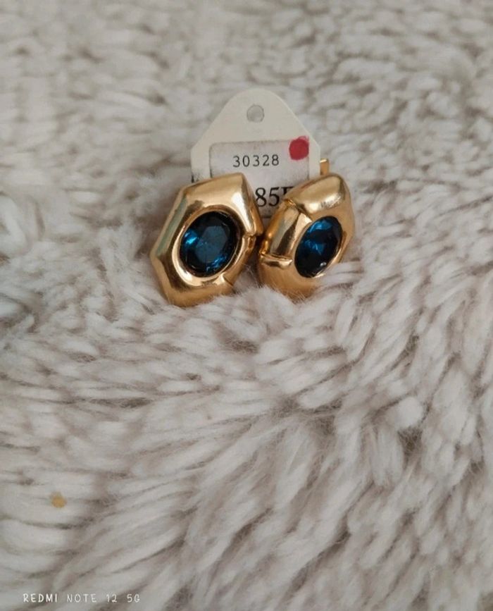 Magnifique paire de boucles d'oreilles Vintage