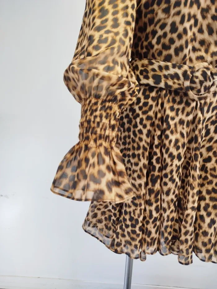 Robe Zara Léopard avec ceinture  XS Robe courte manches longues transparente print léopard A277 - photo numéro 5