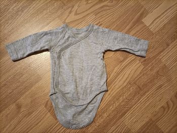Lot de 4 body 1mois