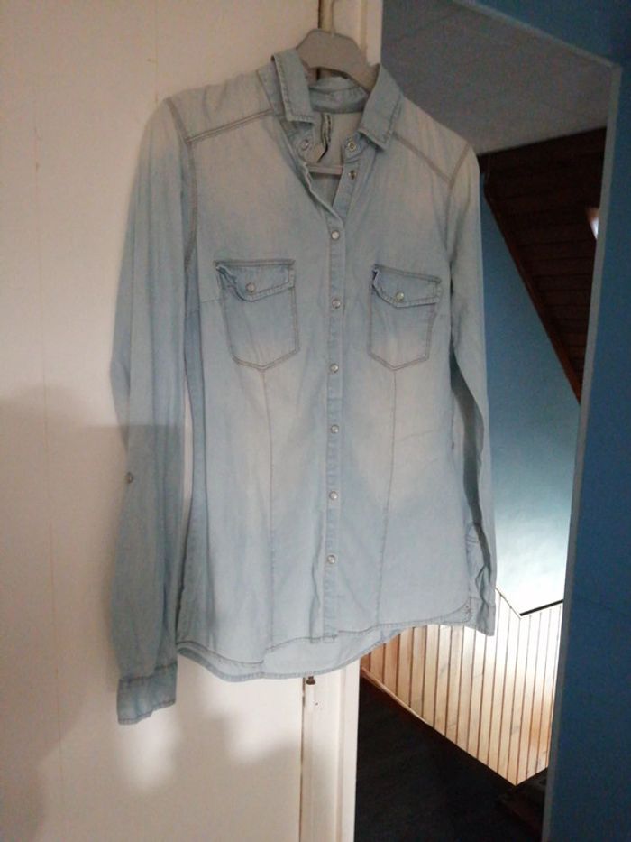 Chemise en jean bleu clair - photo numéro 2