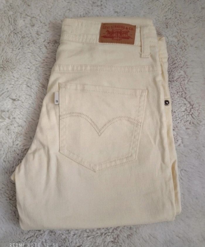 Jean Levi's jaune pâle taille 14 ans - photo numéro 2