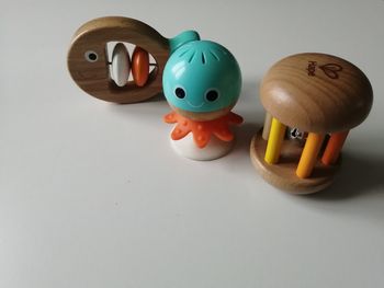 jouets d'éveil en bois