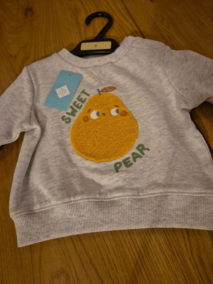 Pull tex neuf 3 mois