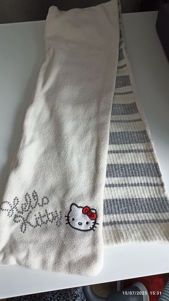 Écharpe Hello Kitty double face