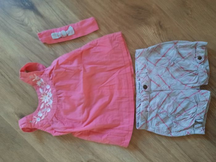 Ensemble été short gris +débardeur rose brodé +bandeau assorti Vertbaudet 18 mois