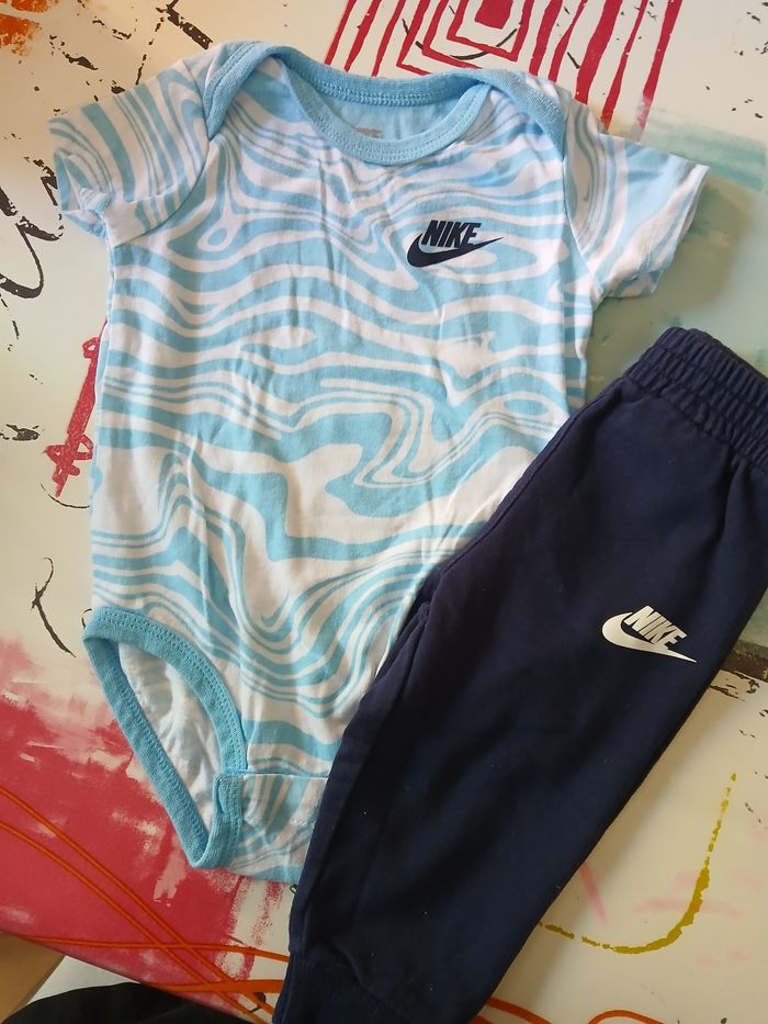 Ensemble bebe