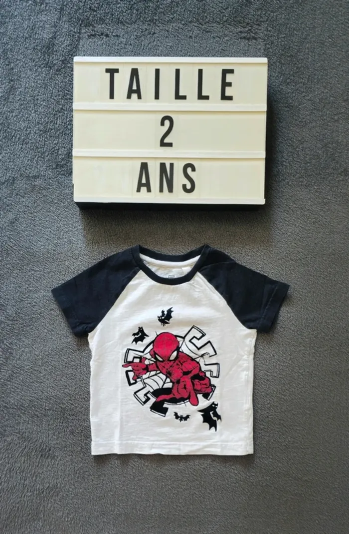 T-shirt Spiderman taille 2 ans 🕸