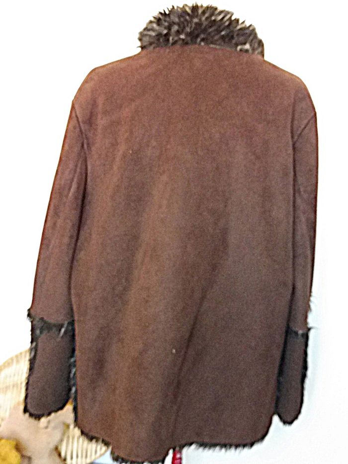 Manteau femme marron façon nubuck Polarskin T40/42, 65cm aux aisselles, 69cm de haut. - photo numéro 3
