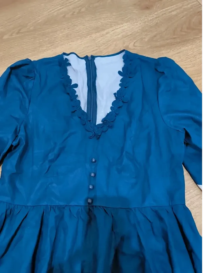 Robe trapèze en broderie taille L (40) neuve - photo numéro 2