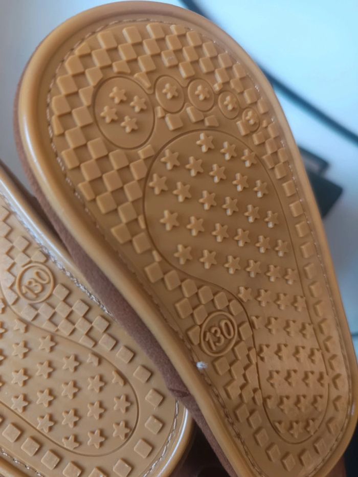 Chaussures bébé taille 30 neuves - photo numéro 4