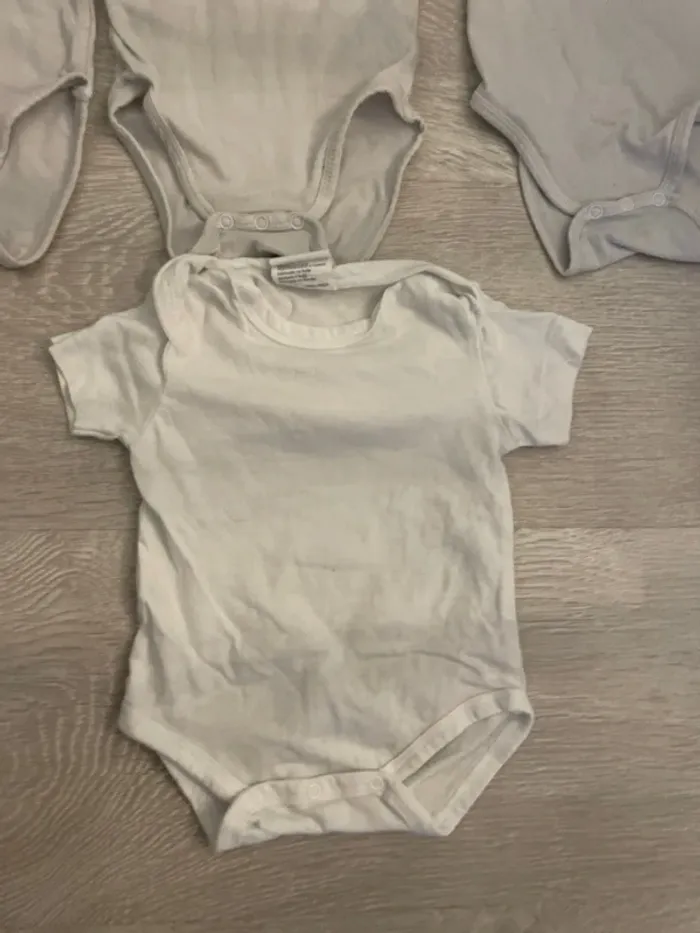 Lot de 4 body manches courtes et bretelles - photo numéro 2