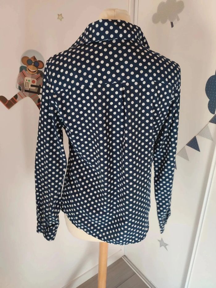 Chemise à pois blanc et bleu marine taille 38/40 très bon état - photo numéro 3