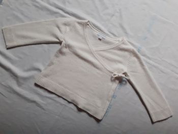 Pull cache cœur blanc