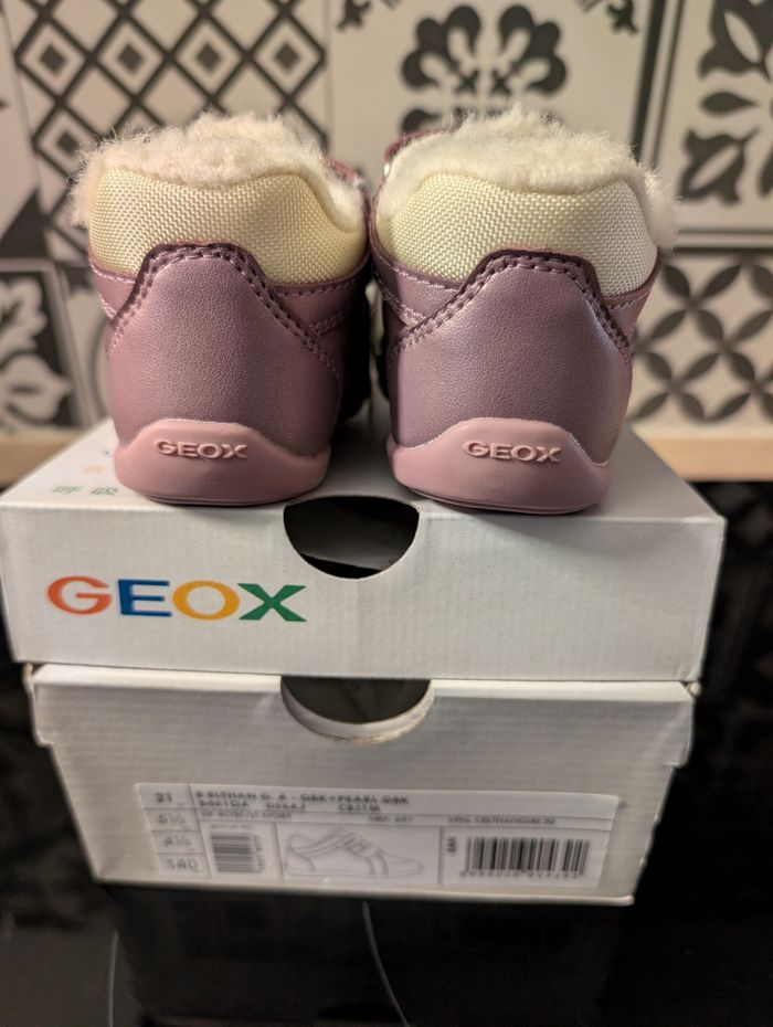 Chaussures fille. Taille 21. Neuf. Geox. Chaudes, conseillé par les podologues - photo numéro 2