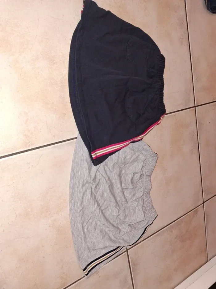 2 jupes jogging 6 ans