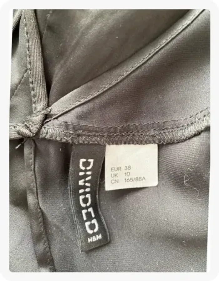 Top dos nus noir satiné H&M - photo numéro 5