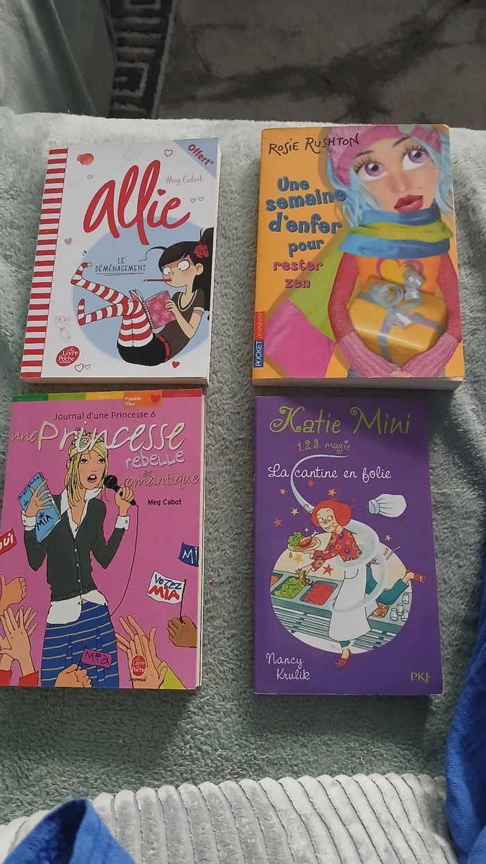 Lot de 4 livres ado