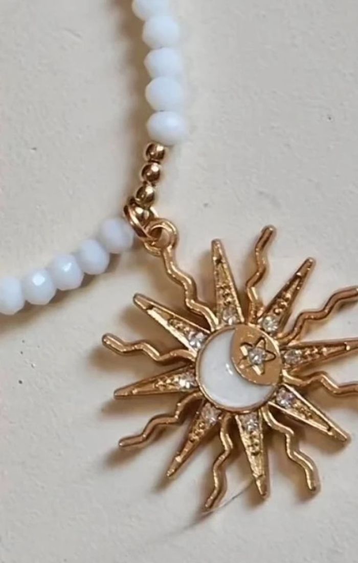 Collier pendentif soleil et lune perles naturelles blanches neuf - photo numéro 6