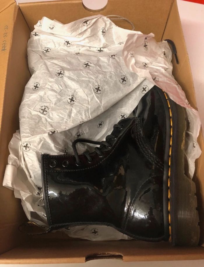 Dr. Martens noire en 36 - photo numéro 12