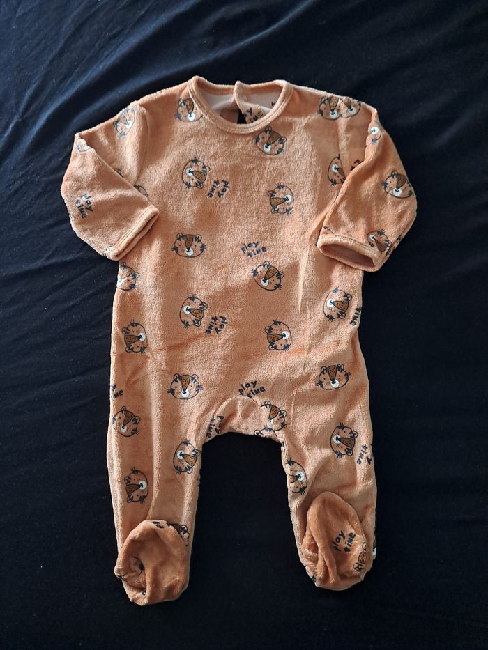Lot Pyjama 6 mois - photo numéro 3
