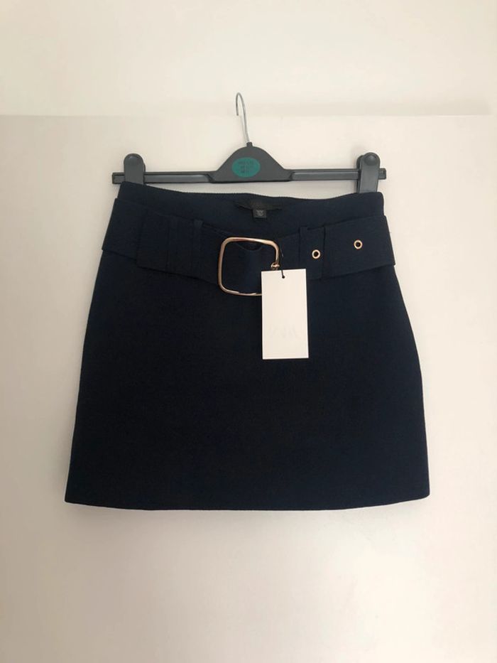 Superbe belle mini jupe en maille taille haute avec ceinture Zara neuve avec étiquette taille S