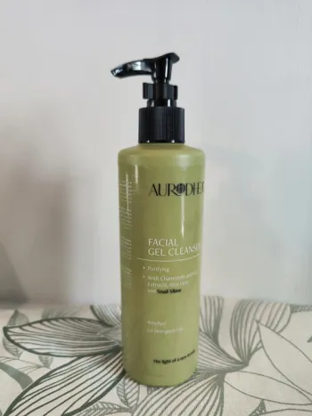 Aurodhea gel nettoyant visage 260ml à utiliser Valeur 25€  6 mois après ouverture
