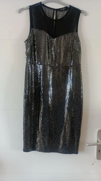 Robe noir brillante