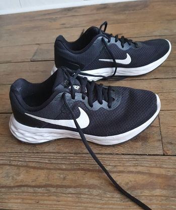 Nike running noires et blanches T38