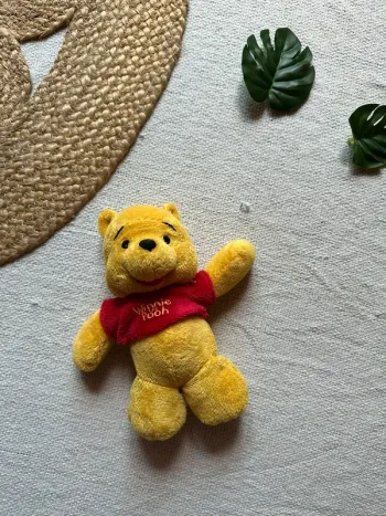 Peluche Winnie l’Ourson – Très bon état – Petite taille