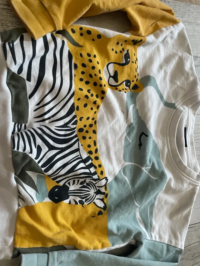 Très joli pull hiver fille 4 ans - photo numéro 2