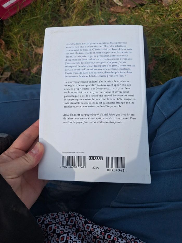 priere de laisser ses armes a la réception - photo numéro 3