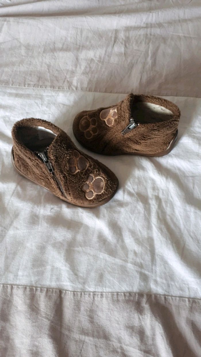 Chaussons taille 23