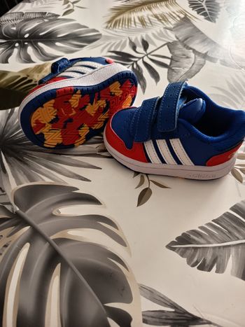 Baskets adidas taille 18