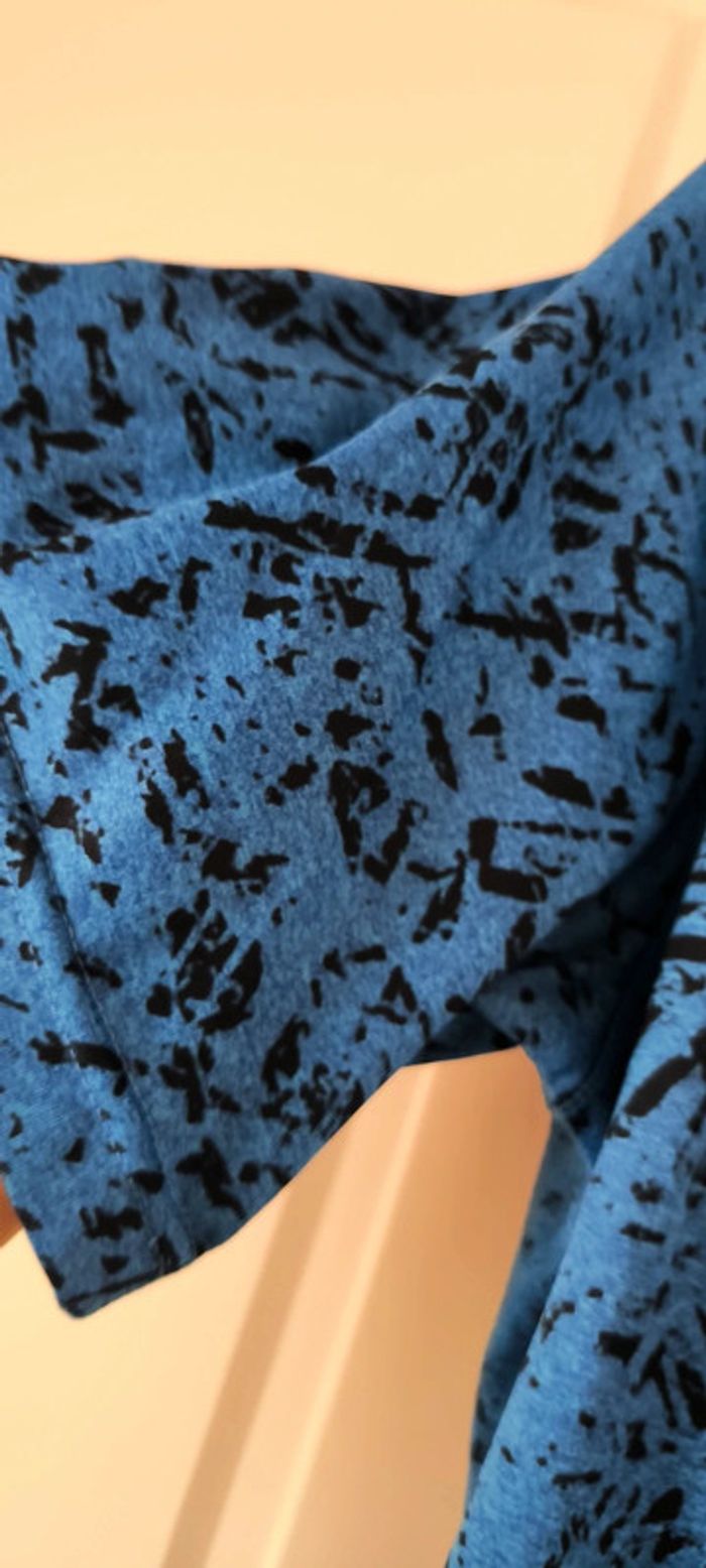 T-shirt li-ning  bleu en parfait état - photo numéro 4