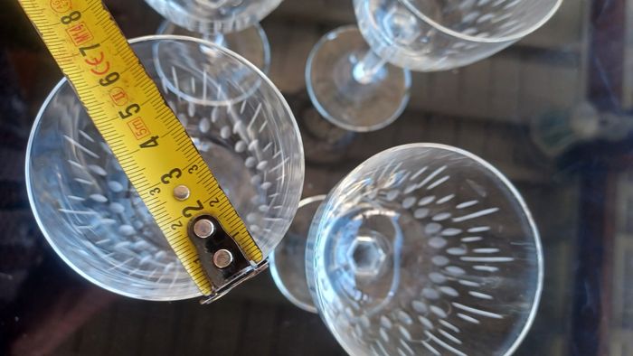 Verres à pied à petit motif très bon état lot de 4 - photo numéro 4