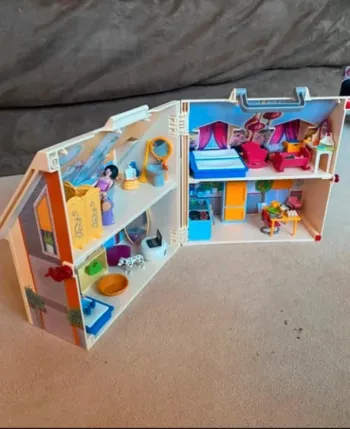 Maison transportable Playmobil Tous les accessoires sont inclus dans la maison