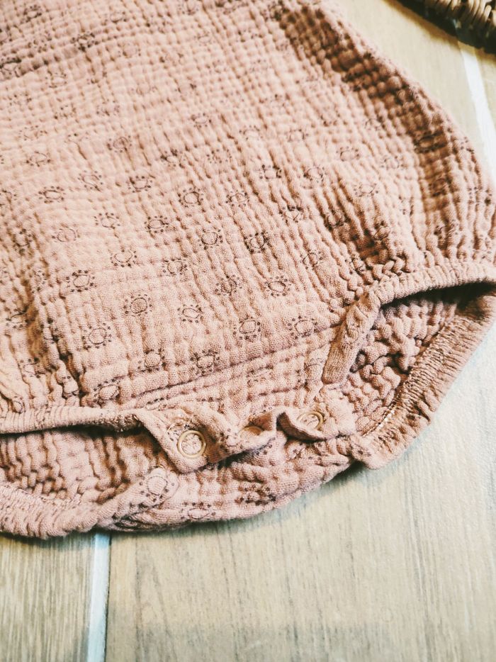 👶Body/barboteuse marron clair style gaze de coton - Taille 6 mois - photo numéro 5