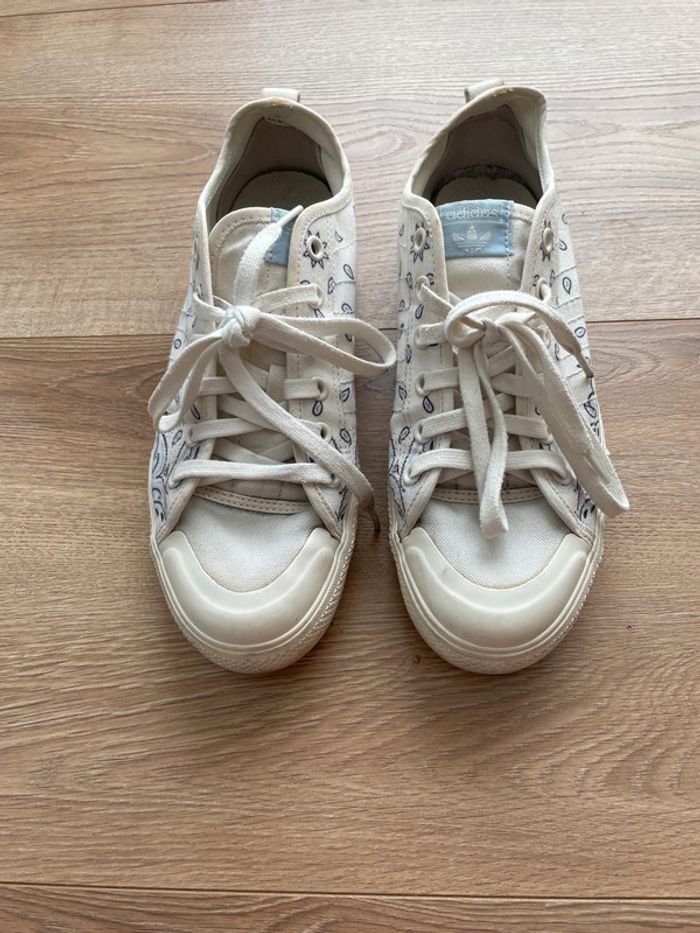 Baskets blanches crème Adidas Niza 42