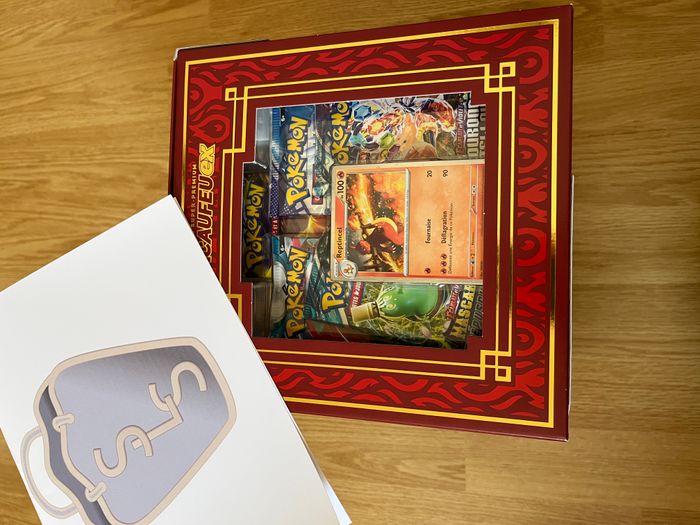 Coffret Pokémon, 10 boosters - Collection Super-Premium Dracaufeu-ex en français - photo numéro 5