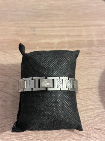 Bracelet Lacoste – Homme / Femme – État Neuf (sans boîte)