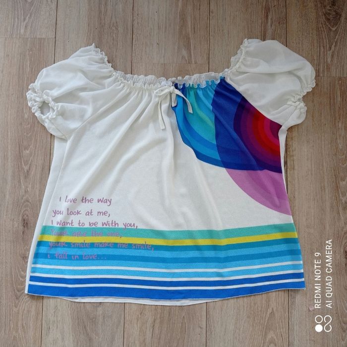 Blouse blanche et motifs colorés t44/46