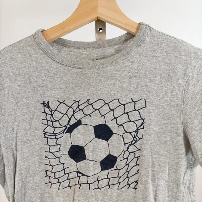 T-shirt garçon gris GAP Kids motif ballon de foot XL 12-13 ans 100 % coton A1550 - photo numéro 2