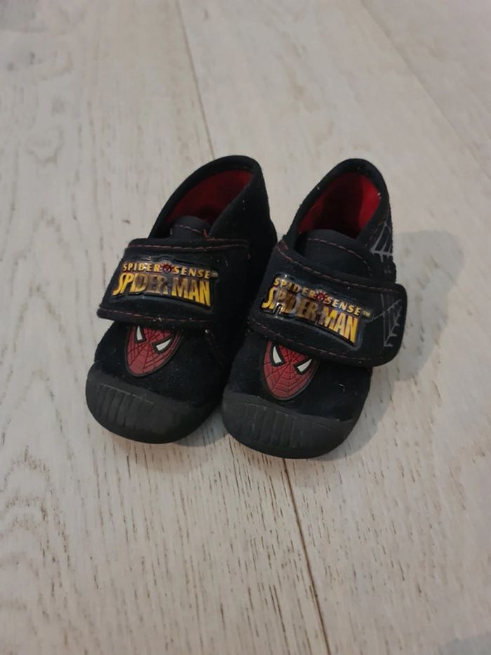 Chaussons Spidermam pointure 22
