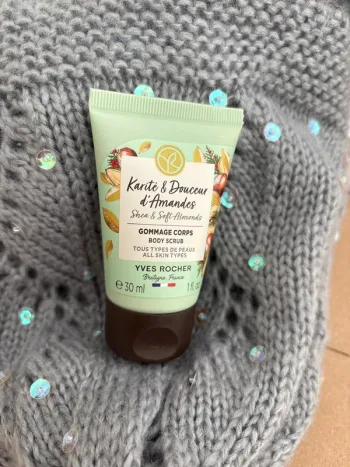 Gommage corps Yves Rocher karité et amandes
