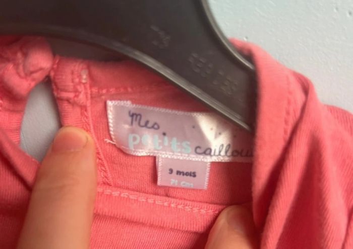 🐰 T-shirt manches courtes Corail – Mes Petits Cailloux | 9 mois | Très bon état - photo numéro 4