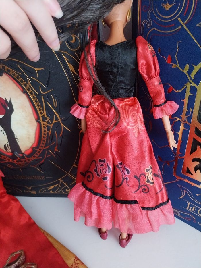 Poupée Elena d'Avalor Wardrobe Set Elena avec 3 tenues Disney - photo numéro 7