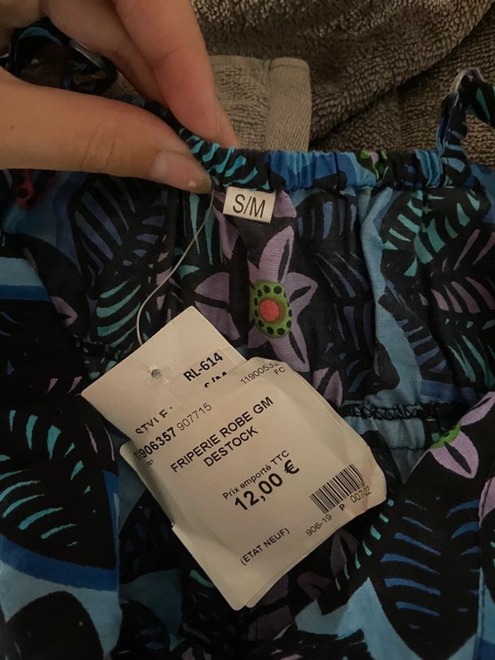 Robe bleue à motifs - photo numéro 7