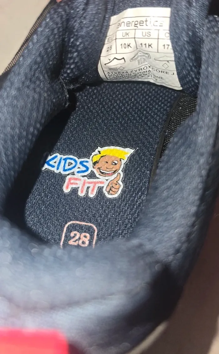 Chaussures de marche/trail pour enfant. Taille 28 - photo numéro 6