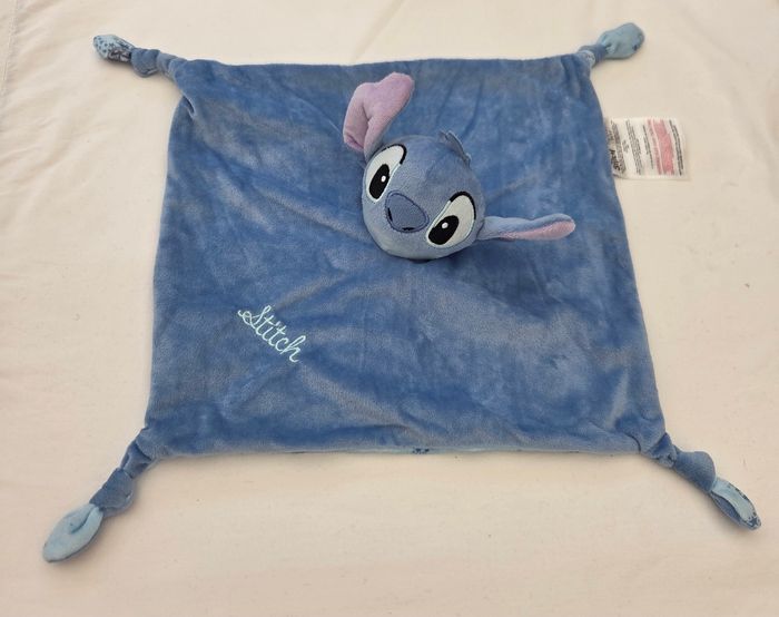 Doudou Stitch carré plat bleu- Etoiles - Primark